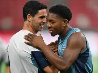 Sốc: Huyền thoại Arsenal lên tiếng, khuyên Arteta ‘thanh lý’ tài năng trẻ Myles Lewis-Skelly