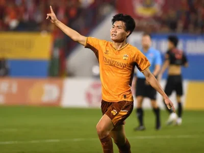 HAGL tạo cú sốc lớn, hạ gục Ninh Bình 2-1: Đòn trừng phạt từ sai lầm của U23 Việt Nam