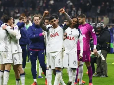 Rooney cảnh báo: Tottenham đang sa lầy vào cuộc chiến trụ hạng Ngoại hạng Anh