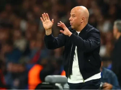 HLV Arne Slot thừa nhận Liverpool ‘may mắn’ chỉ thua PSG 2-0, tiết lộ kế hoạch lật ngược thế cờ tại Anfield