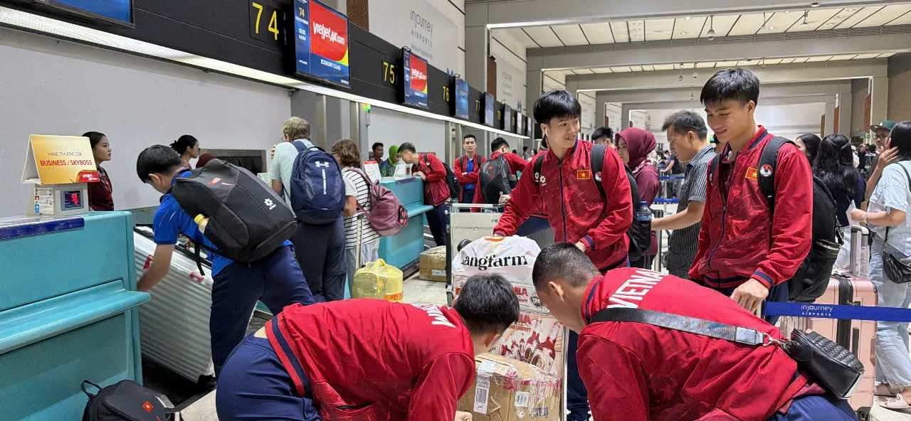 Đội tuyển Futsal Việt Nam tại sân bay