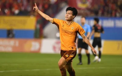 HAGL tạo cú sốc lớn, hạ gục Ninh Bình 2-1: Đòn trừng phạt từ sai lầm của U23 Việt Nam 1