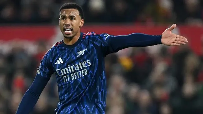 Sốc! Gabriel Magalhaes thoát án thẻ đỏ gây tranh cãi, Arsenal hòa Brentford đắt giá