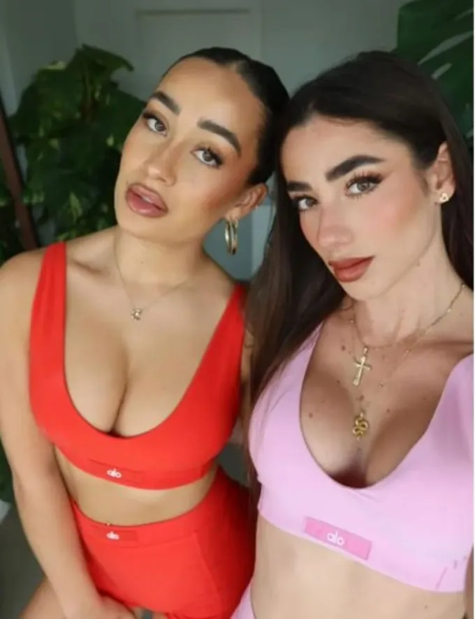 Hai TikToker nổi tiếng, Marina Rivers và Laura Lolita